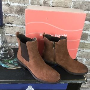 NIB Brown Suede Booties
